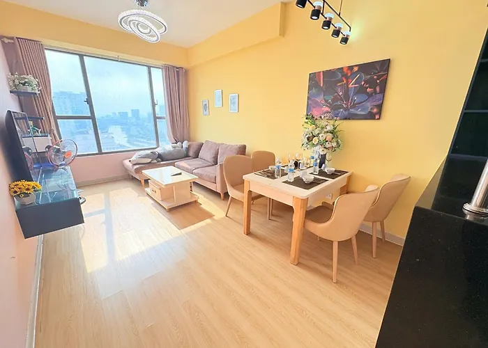 Cbd Luxury Apartment In Rivergate Tower